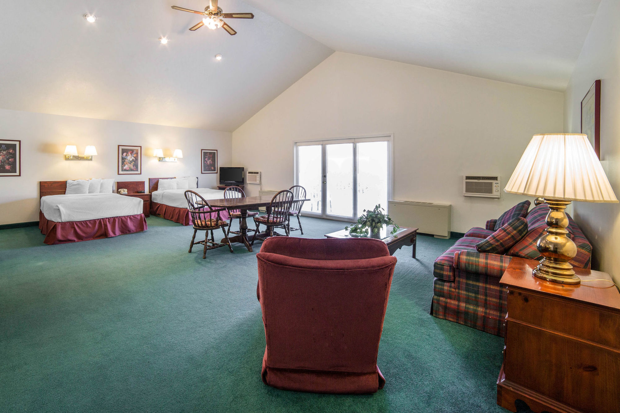 Rodeway Inn Whitehall Habitación foto