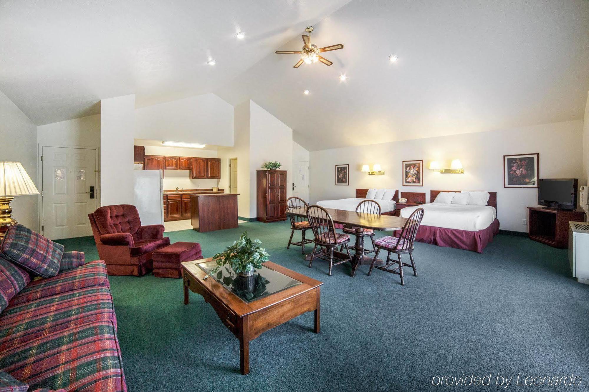Rodeway Inn Whitehall Exterior foto